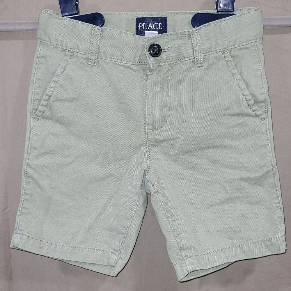 The childrens place boys 5t light green shorts
